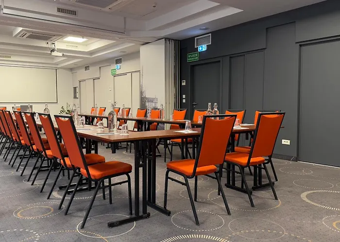 ホテル メルキュール チェンストホーバ セントラム 3*